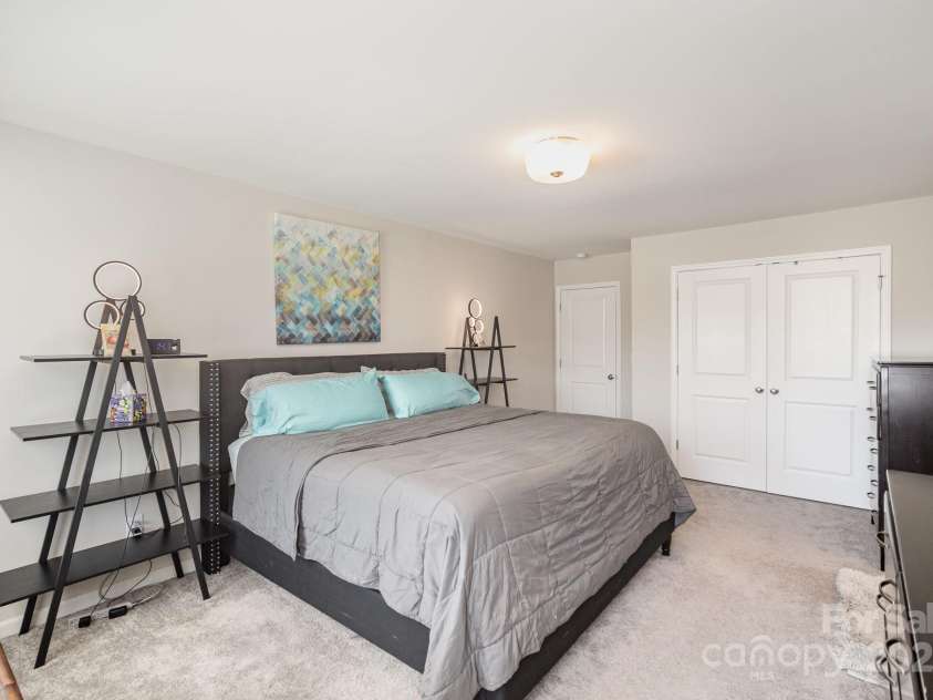 5948 River Meadow Court, Charlotte, NC 28213.  MLS# CAR4239641, YatesRealty ID 19897. 