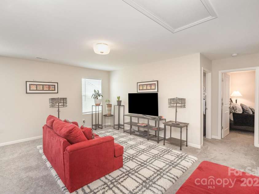 5948 River Meadow Court, Charlotte, NC 28213.  MLS# CAR4239641, YatesRealty ID 19897. 