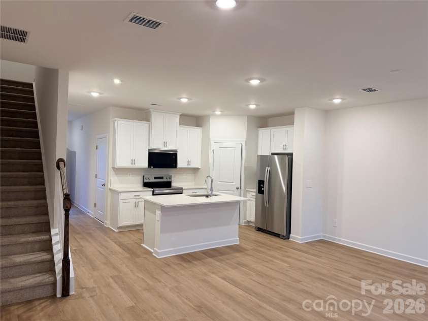 8112 Hidden Springs Trail, Charlotte, NC 28216.  MLS# CAR4343963, YatesRealty ID 19897. 