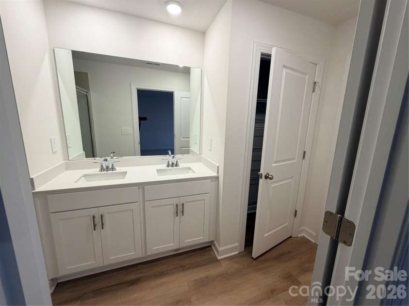 8112 Hidden Springs Trail, Charlotte, NC 28216.  MLS# CAR4343963, YatesRealty ID 19897. 