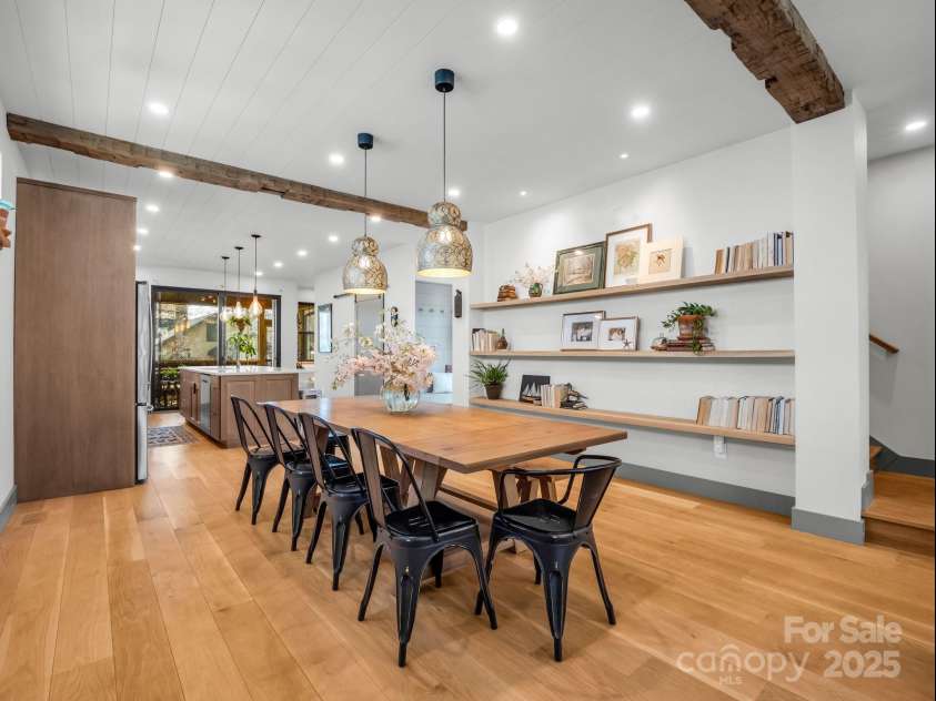 408 Oconeechee Avenue, Black Mountain, NC 28711.  MLS# CAR4244689, YatesRealty ID 19899. 