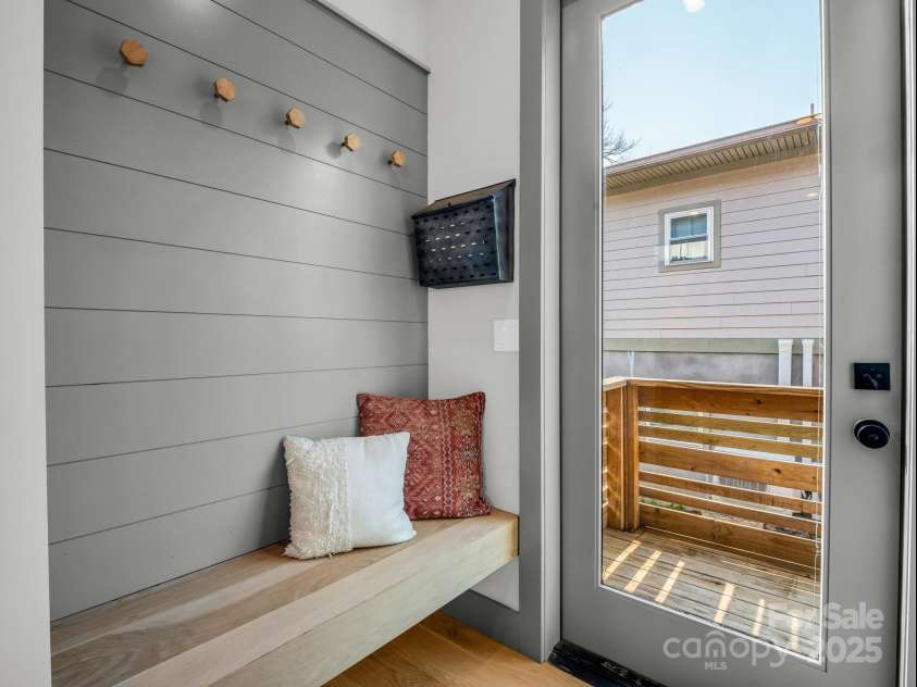 408 Oconeechee Avenue, Black Mountain, NC 28711.  MLS# CAR4244689, YatesRealty ID 19899. 