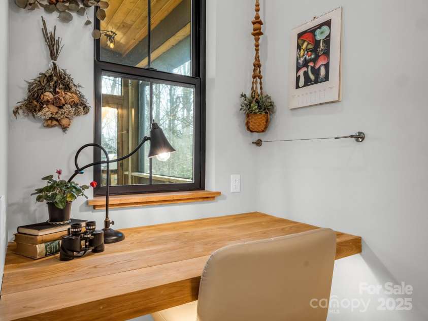 408 Oconeechee Avenue, Black Mountain, NC 28711.  MLS# CAR4244689, YatesRealty ID 19899. 