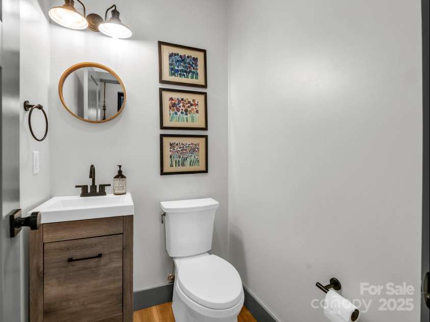 408 Oconeechee Avenue, Black Mountain, NC 28711.  MLS# CAR4244689, YatesRealty ID 19899. 