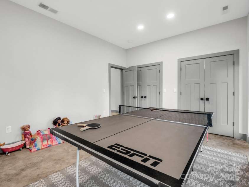 408 Oconeechee Avenue, Black Mountain, NC 28711.  MLS# CAR4244689, YatesRealty ID 19899. 