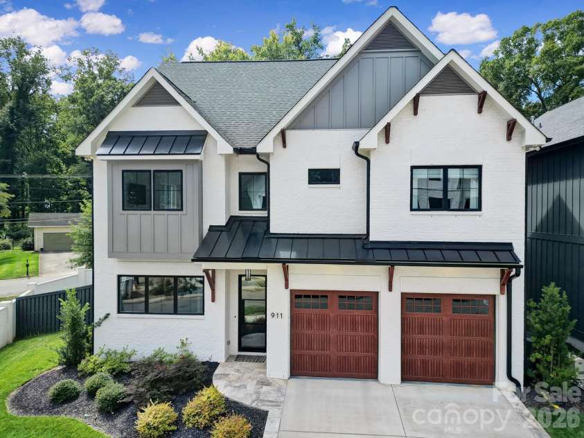 911 Laurel Creek Lane, Charlotte, NC 28211.  MLS# CAR4352689, YatesRealty ID 19899. 
