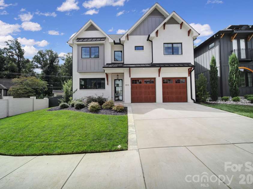 911 Laurel Creek Lane, Charlotte, NC 28211.  MLS# CAR4352689, YatesRealty ID 19899. 