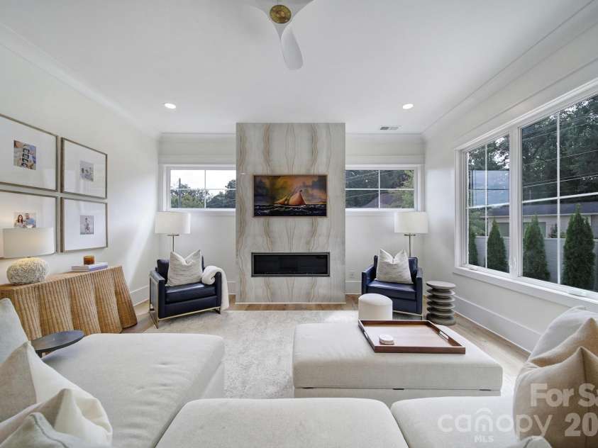 911 Laurel Creek Lane, Charlotte, NC 28211.  MLS# CAR4352689, YatesRealty ID 19899. 