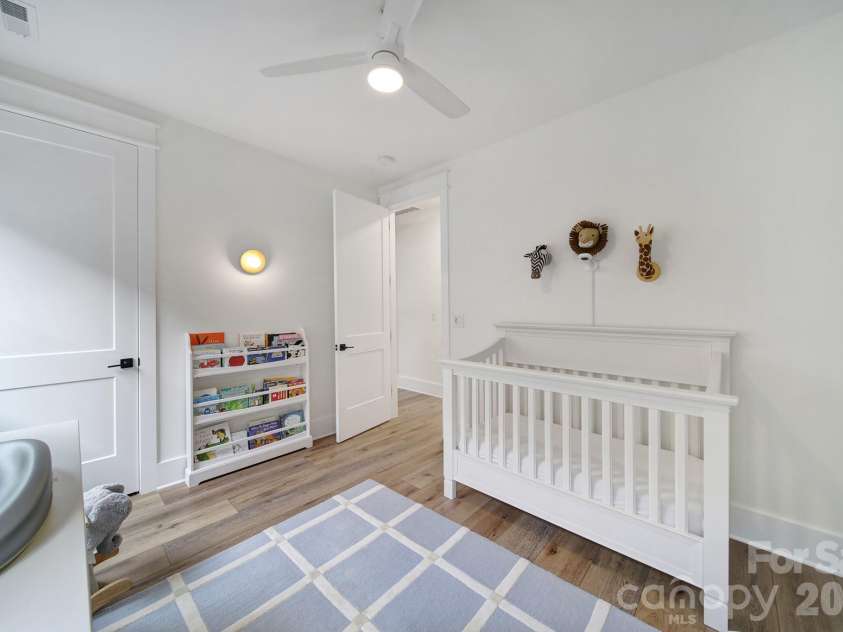 911 Laurel Creek Lane, Charlotte, NC 28211.  MLS# CAR4352689, YatesRealty ID 19899. 