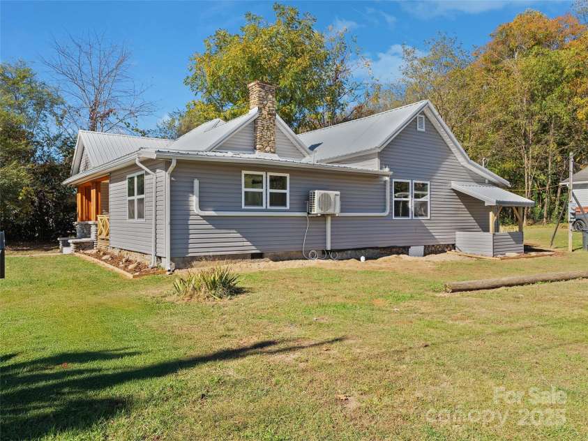 290 Killian Street, Waynesville, NC 28786.  MLS# CAR4181896, YatesRealty ID 199. 