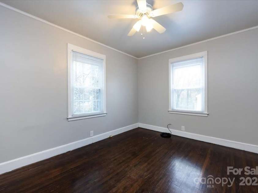 1027 Holland Avenue, Gastonia, NC 28052.  MLS# CAR4324382, YatesRealty ID 1990. 