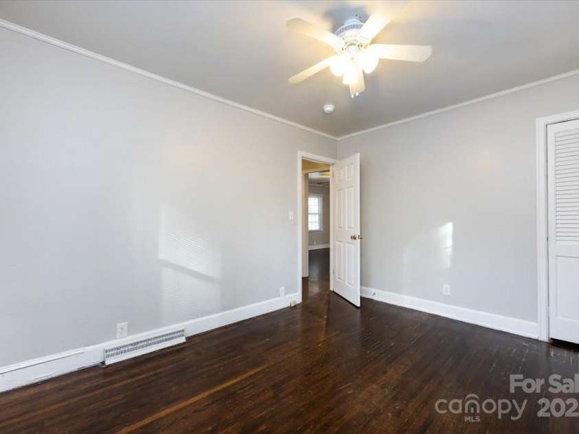 1027 Holland Avenue, Gastonia, NC 28052.  MLS# CAR4324382, YatesRealty ID 1990. 