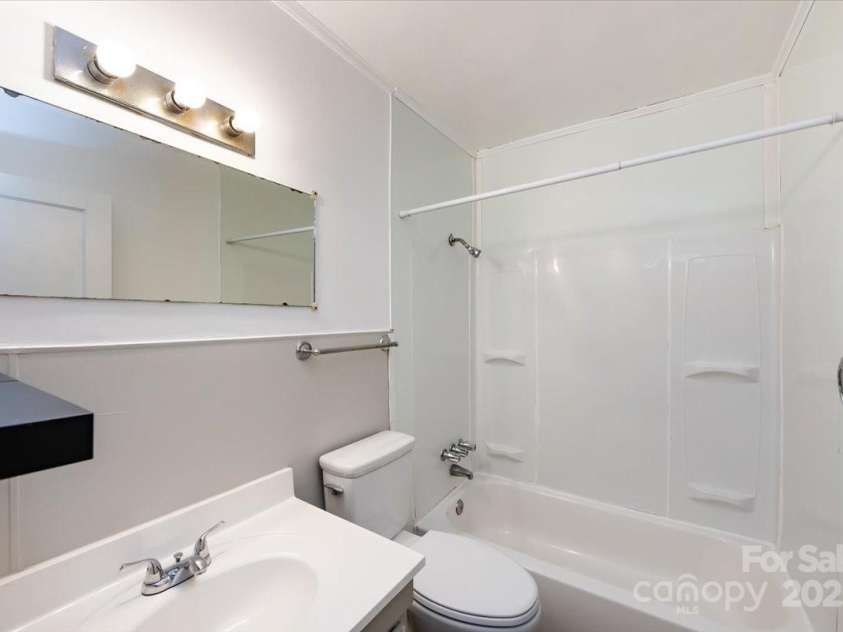 1027 Holland Avenue, Gastonia, NC 28052.  MLS# CAR4324382, YatesRealty ID 1990. 