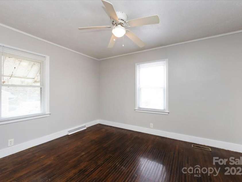 1027 Holland Avenue, Gastonia, NC 28052.  MLS# CAR4324382, YatesRealty ID 1990. 