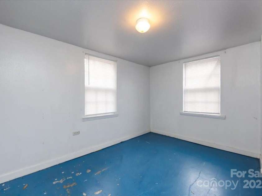 1027 Holland Avenue, Gastonia, NC 28052.  MLS# CAR4324382, YatesRealty ID 1990. 