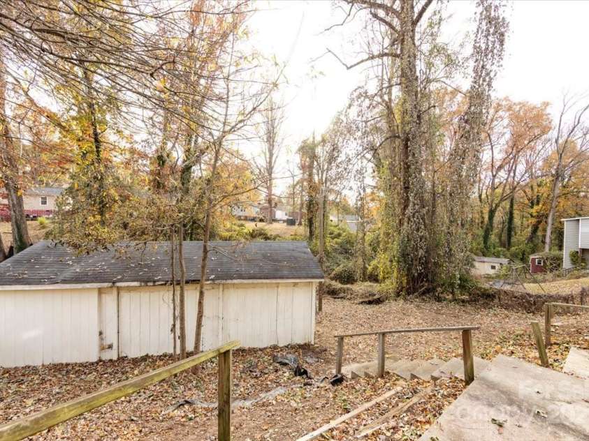 1027 Holland Avenue, Gastonia, NC 28052.  MLS# CAR4324382, YatesRealty ID 1990. 