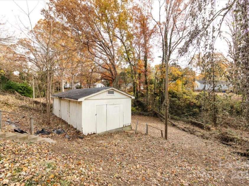 1027 Holland Avenue, Gastonia, NC 28052.  MLS# CAR4324382, YatesRealty ID 1990. 