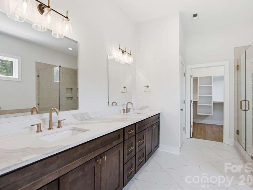 135 Camerons Mill Lane, Statesville, NC 28625.  MLS# CAR4402316, YatesRealty ID 1990. 