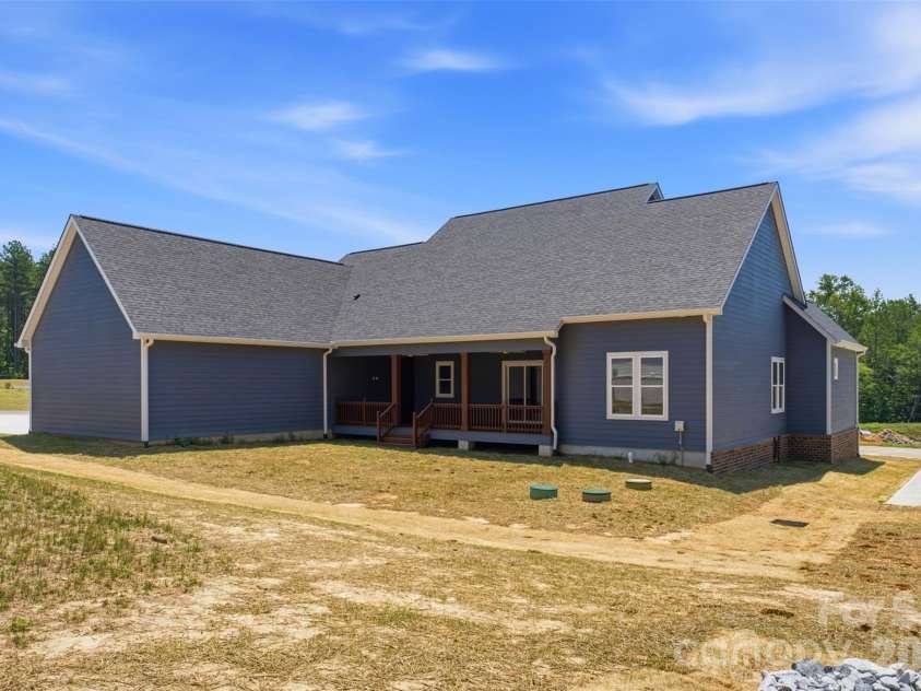 135 Camerons Mill Lane, Statesville, NC 28625.  MLS# CAR4402316, YatesRealty ID 1990. 