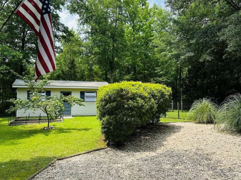 2618 Pineview Drive, Lancaster, SC 29720.  MLS# CAR4263845, YatesRealty ID 19900. 