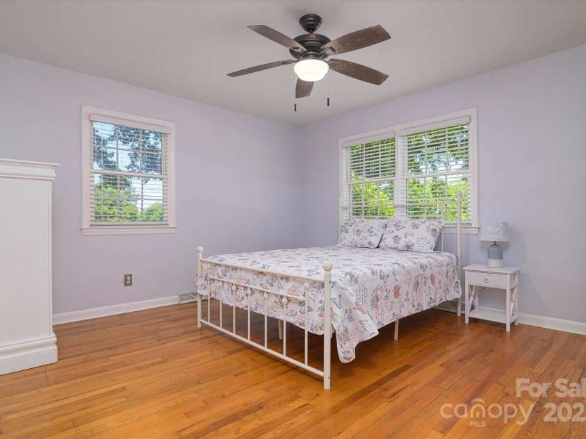 2618 Pineview Drive, Lancaster, SC 29720.  MLS# CAR4263845, YatesRealty ID 19900. 