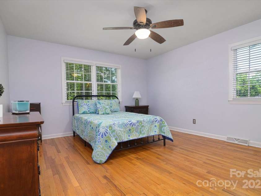 2618 Pineview Drive, Lancaster, SC 29720.  MLS# CAR4263845, YatesRealty ID 19900. 