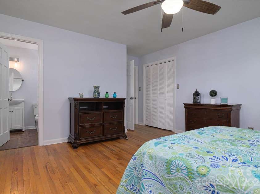 2618 Pineview Drive, Lancaster, SC 29720.  MLS# CAR4263845, YatesRealty ID 19900. 