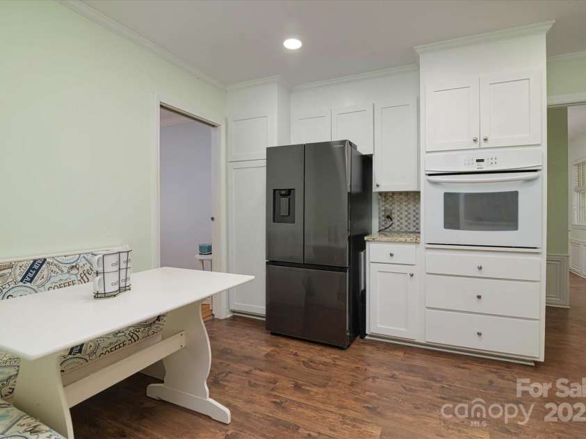 2618 Pineview Drive, Lancaster, SC 29720.  MLS# CAR4263845, YatesRealty ID 19900. Eat-in kitchn