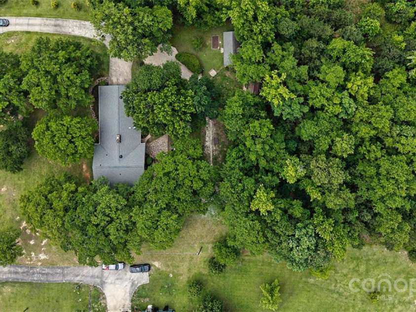 2618 Pineview Drive, Lancaster, SC 29720.  MLS# CAR4263845, YatesRealty ID 19900. Enjoy your privacy on this large lot with natural area.