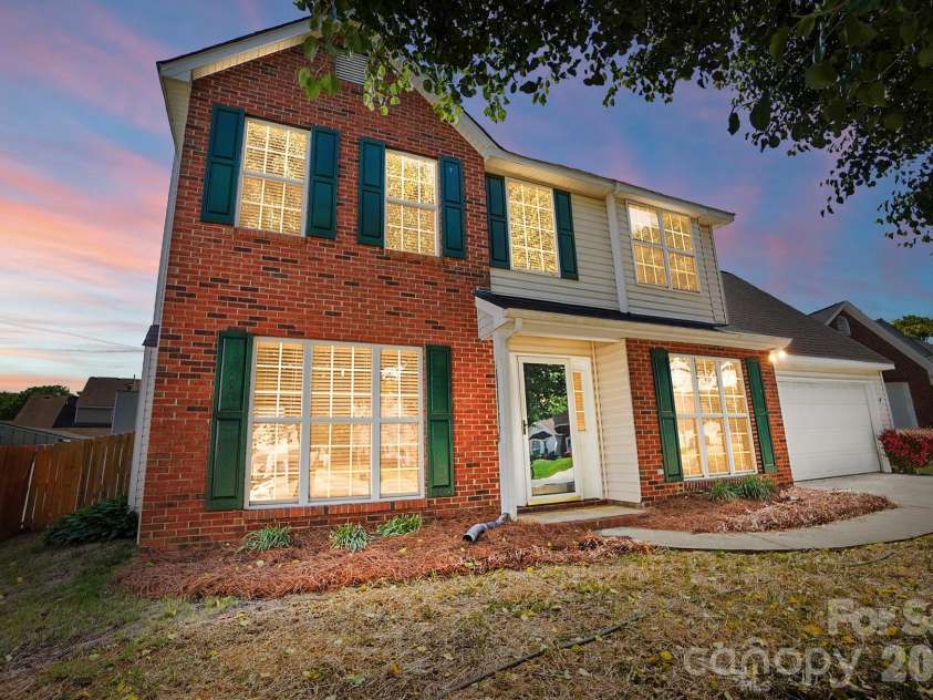 3947 Longwood Drive, Concord, NC 28027.  MLS# CAR4365279, YatesRealty ID 19901. 