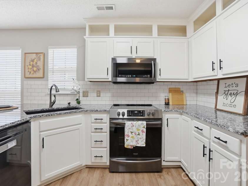 3947 Longwood Drive, Concord, NC 28027.  MLS# CAR4365279, YatesRealty ID 19901. 