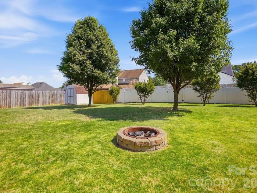 3947 Longwood Drive, Concord, NC 28027.  MLS# CAR4365279, YatesRealty ID 19901. 
