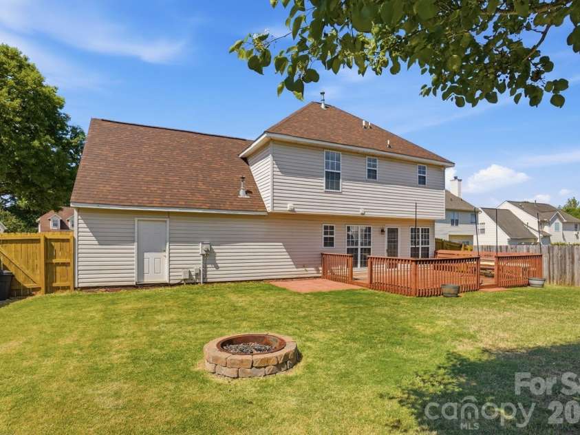 3947 Longwood Drive, Concord, NC 28027.  MLS# CAR4365279, YatesRealty ID 19901. 