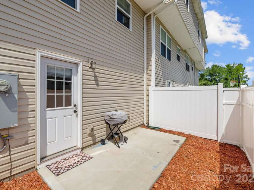 718 Dillon Way, Fort Mill, SC 29715.  MLS# CAR4264495, YatesRealty ID 19901. Enjoy the patio for entertaining
