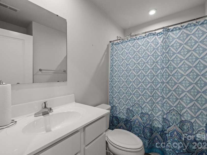 718 Dillon Way, Fort Mill, SC 29715.  MLS# CAR4264495, YatesRealty ID 19901. Full bath on 3rd floor