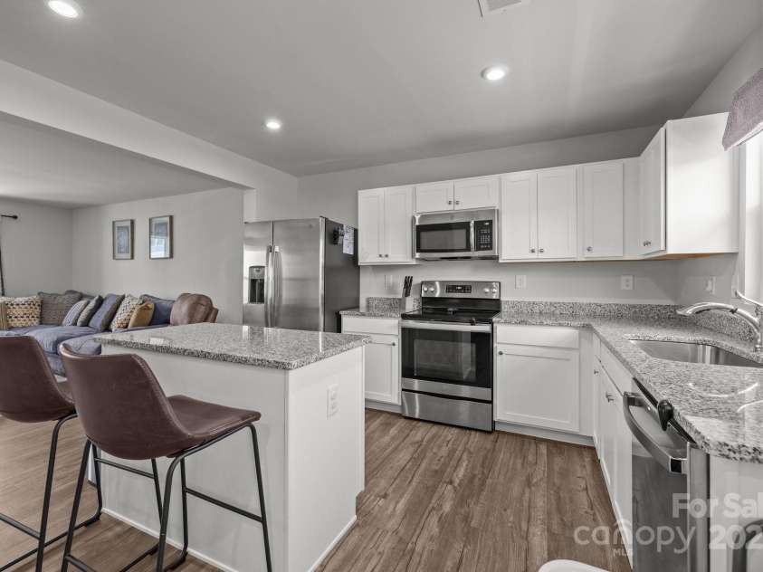 718 Dillon Way, Fort Mill, SC 29715.  MLS# CAR4264495, YatesRealty ID 19901. Open floorplan with loads of natural light