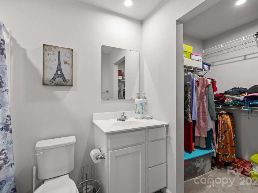 718 Dillon Way, Fort Mill, SC 29715.  MLS# CAR4264495, YatesRealty ID 19901. Walk-in closet in primary ensuite