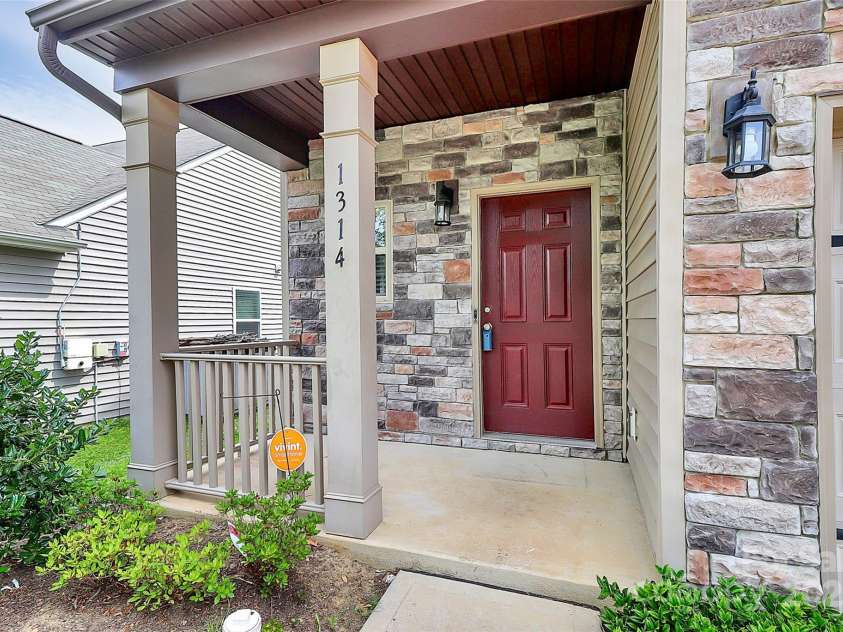 1314 San Gabriel Avenue, Charlotte, NC 28214.  MLS# CAR4270565, YatesRealty ID 19903. 