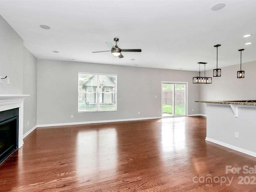1314 San Gabriel Avenue, Charlotte, NC 28214.  MLS# CAR4270565, YatesRealty ID 19903. 