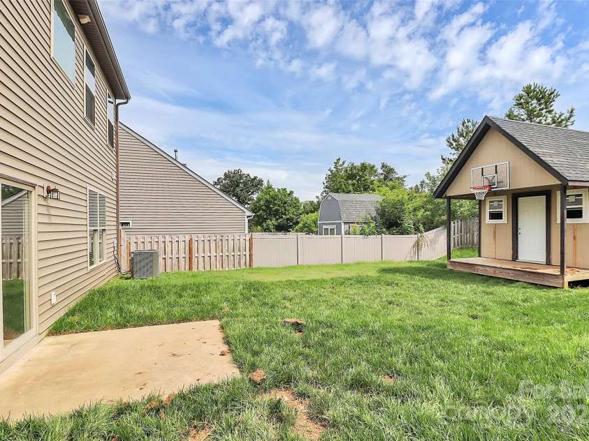 1314 San Gabriel Avenue, Charlotte, NC 28214.  MLS# CAR4270565, YatesRealty ID 19903. 