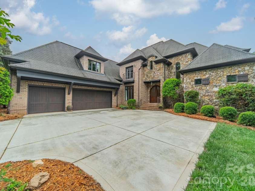 602 Beauhaven Lane, Waxhaw, NC 28173.  MLS# CAR4373162, YatesRealty ID 19904. 