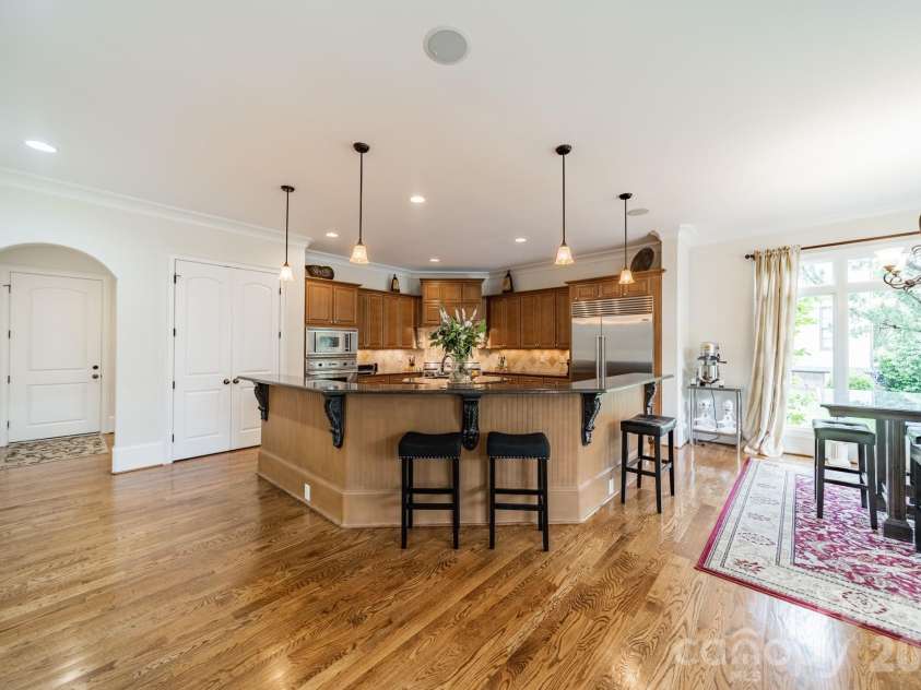 602 Beauhaven Lane, Waxhaw, NC 28173.  MLS# CAR4373162, YatesRealty ID 19904. Massive professional kitchen