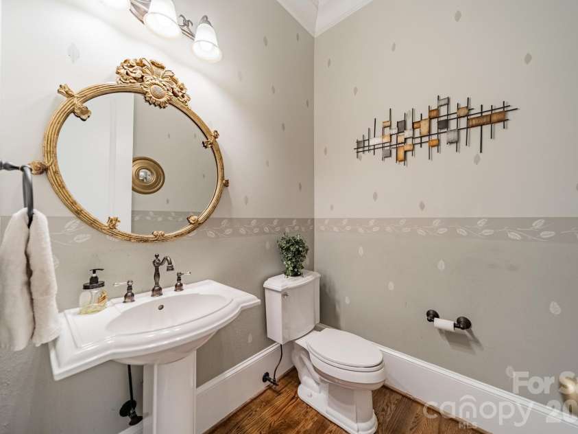 602 Beauhaven Lane, Waxhaw, NC 28173.  MLS# CAR4373162, YatesRealty ID 19904. Powder room