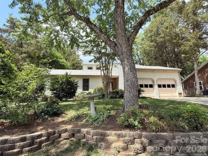 11718 Rimrock Canyon Drive, Charlotte, NC 28226.  MLS# CAR4375151, YatesRealty ID 19905. 