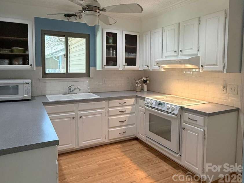 11718 Rimrock Canyon Drive, Charlotte, NC 28226.  MLS# CAR4375151, YatesRealty ID 19905. 