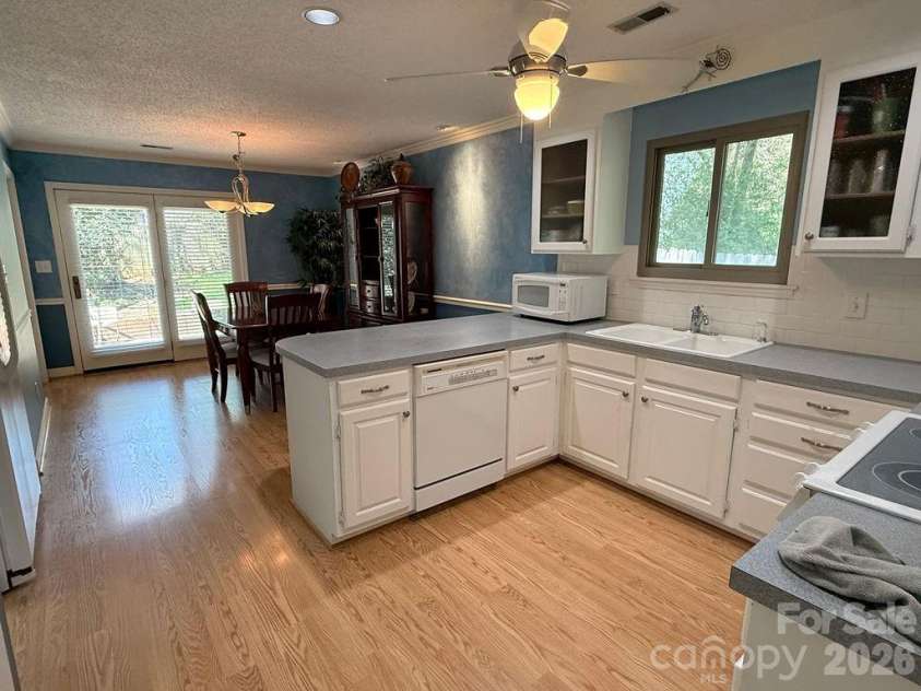 11718 Rimrock Canyon Drive, Charlotte, NC 28226.  MLS# CAR4375151, YatesRealty ID 19905. 