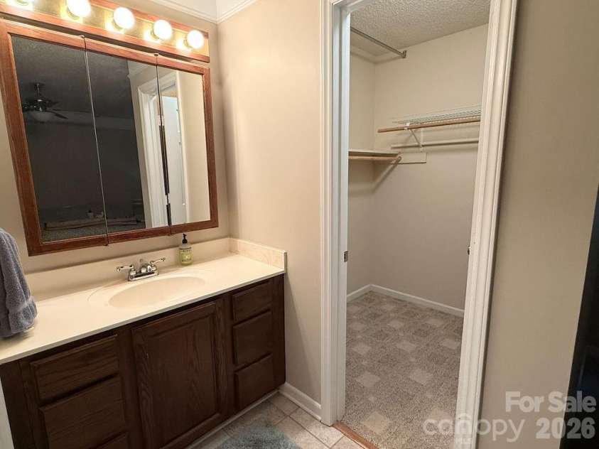 11718 Rimrock Canyon Drive, Charlotte, NC 28226.  MLS# CAR4375151, YatesRealty ID 19905. 
