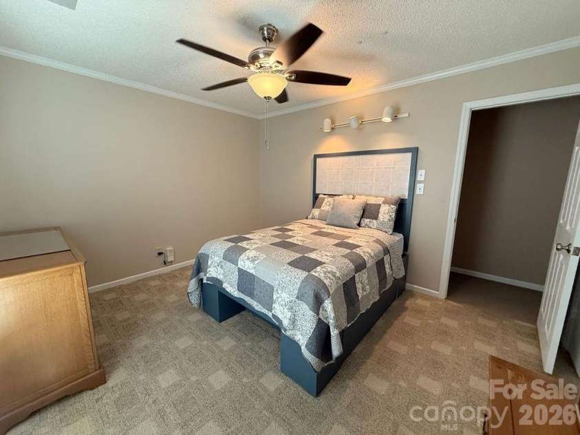 11718 Rimrock Canyon Drive, Charlotte, NC 28226.  MLS# CAR4375151, YatesRealty ID 19905. 