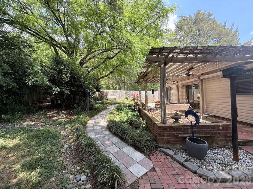 11718 Rimrock Canyon Drive, Charlotte, NC 28226.  MLS# CAR4375151, YatesRealty ID 19905. 