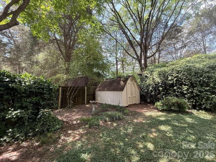 11718 Rimrock Canyon Drive, Charlotte, NC 28226.  MLS# CAR4375151, YatesRealty ID 19905. 